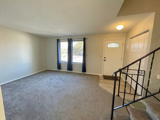 Foto del edificio - Beautiful updated 3 bedroom 2 bath home in Greeley!
