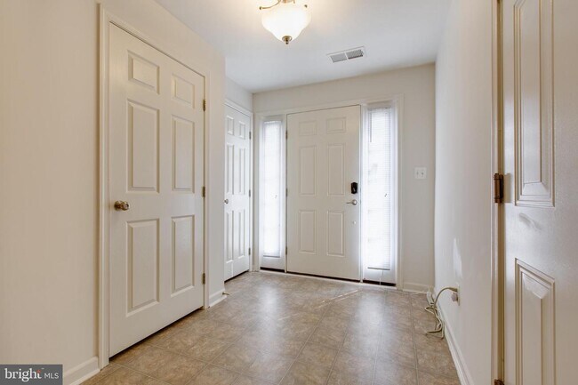 Building Photo - 7063 Holly Springs Ln