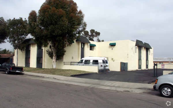 Foto del edificio - 679 Lemon Ave
