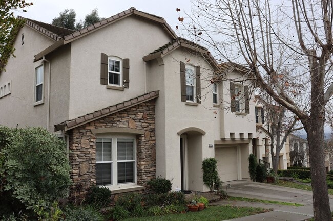 Building Photo - Communication Hill 4 bed 2.5 bath Single Family Home