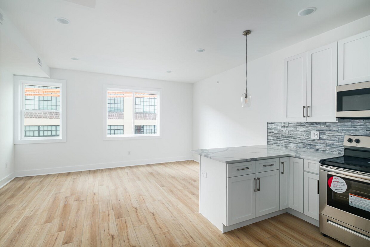 Kitchen & Front Rom - 2023 N 2nd St