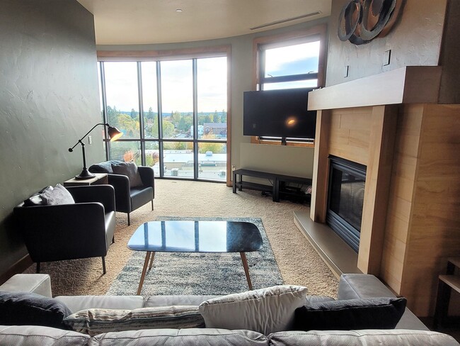 Building Photo - Franklin Crossing Building Condominium