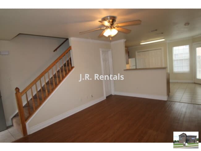 Building Photo - 402-D Bowden Ave Copperas Cove, Tx 76522