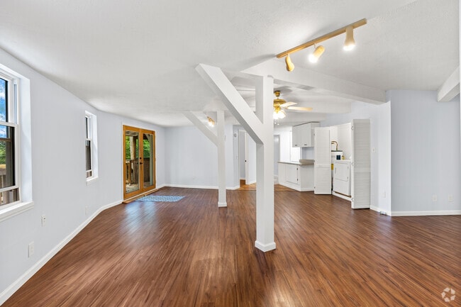 Building Photo - 401 Shiloh Dr