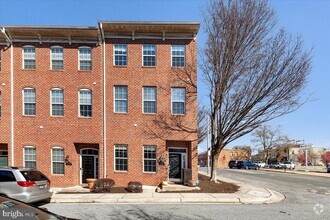 Building Photo - 2724 Harris Ln