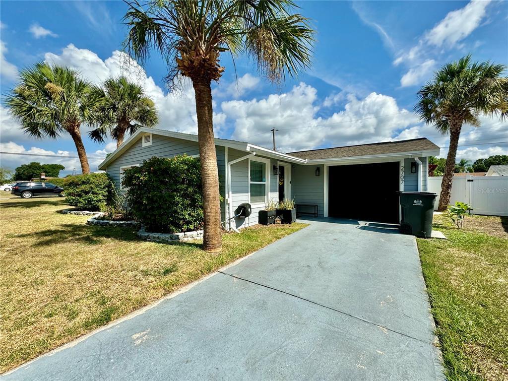 Foto principal - 2707 W Kenmore Ave
