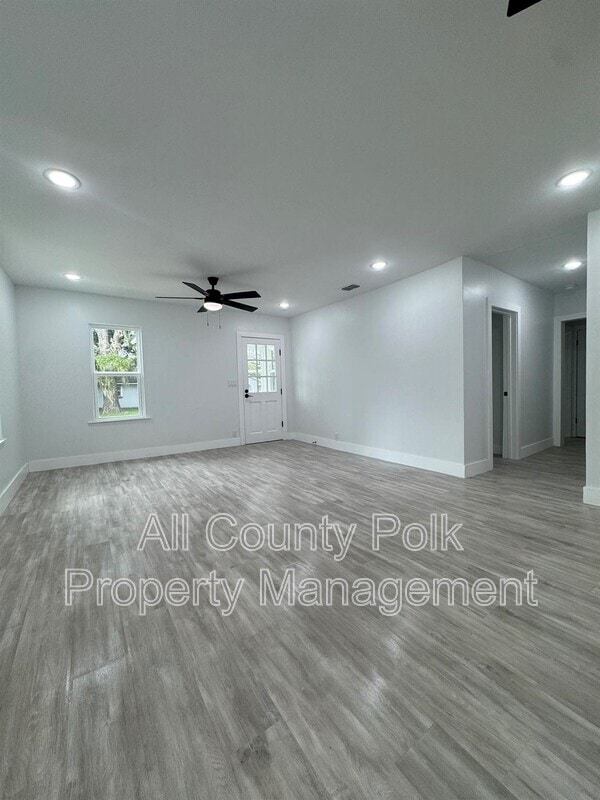 Foto del edificio - 1441 Dann St