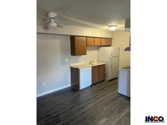 Foto del edificio - 3100 S Federal Blvd