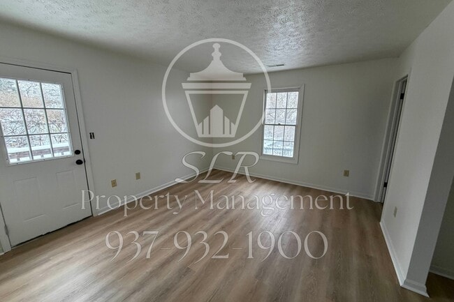 Building Photo - 518 Regal Ave