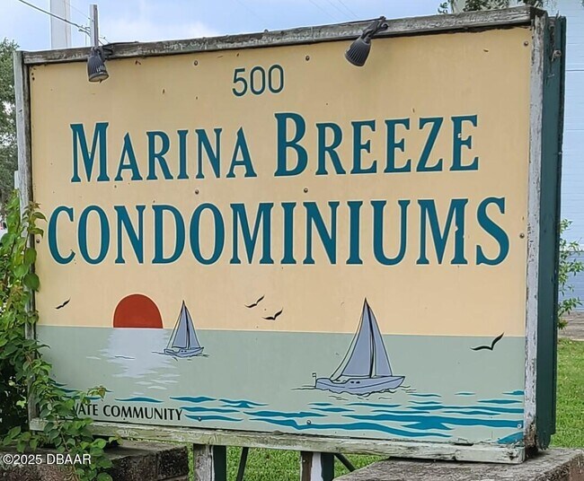 Foto del edificio - 500 S Beach St