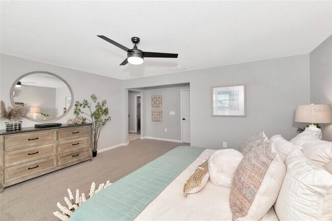 Building Photo - 2842 Cades Bay Cir