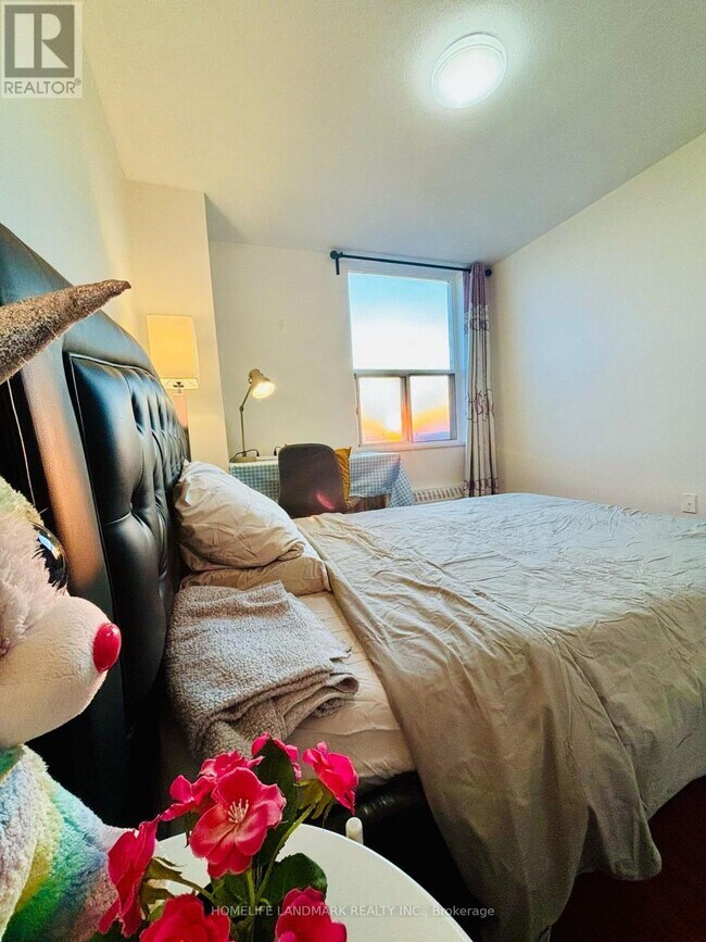 Photo du bâtiment - 10-1710 Parkway Forest Dr