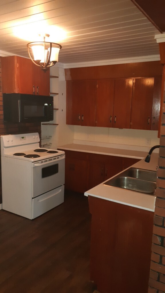 Photo du bâtiment - 3 Bed 1.5 Bath Unit in Blackfalds, AB