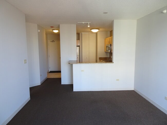 Building Photo - 222 N Columbus Dr