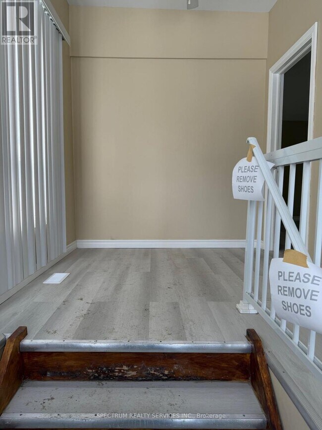 Photo du bâtiment - 698 Sheppard Ave W