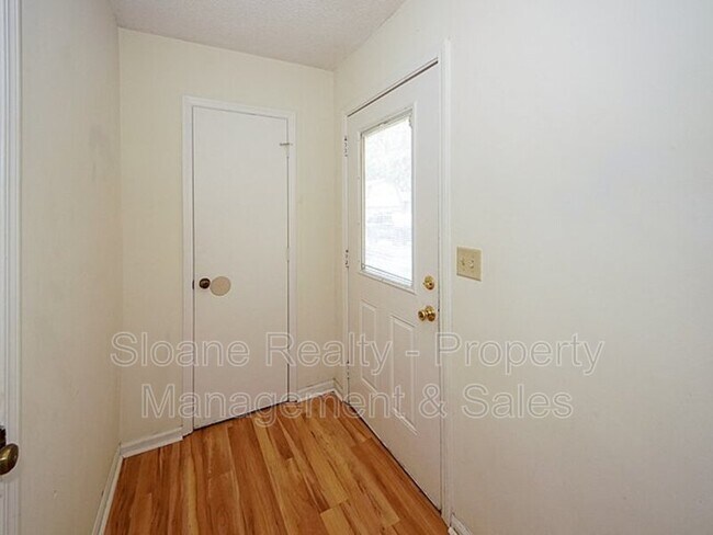 Building Photo - 1059 Yorktown Dr
