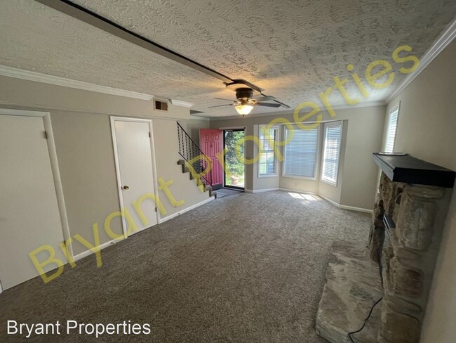 Building Photo - 2 br, 1.5 bath House - 2424 Fairbrook Drive