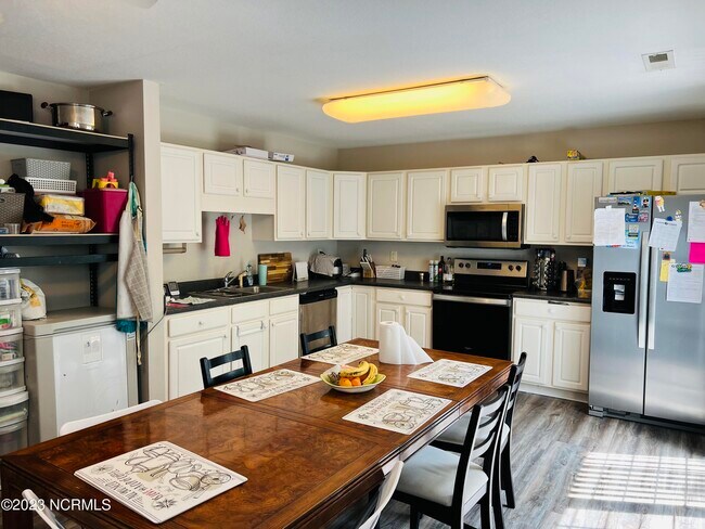 Foto del edificio - 4260 Williamsbrook Ln