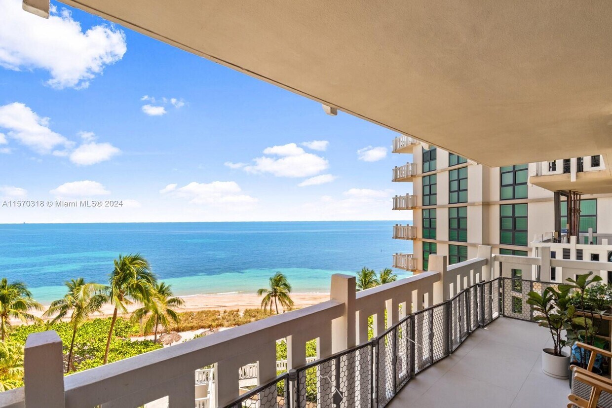 Foto principal - 1111 Crandon Blvd