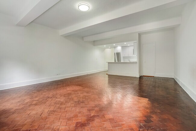 Building Photo - 160 W 73rd St