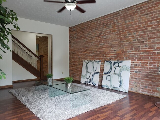 Building Photo - 844-848-848 Oak St