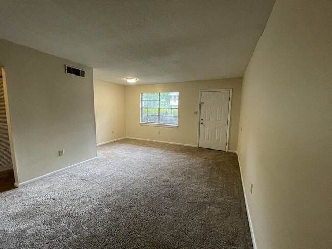 Building Photo - Apartment for Rent