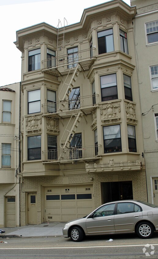 Building Photo - 1067 Washington St
