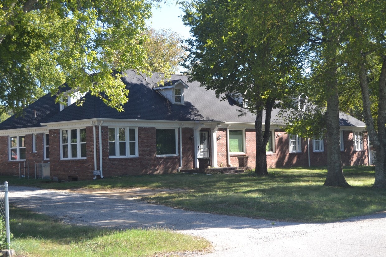 Primary Photo - 3904 Meadow Road