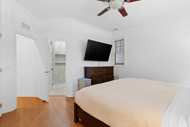 Foto del edificio - 1441 N Wicker Park Ave