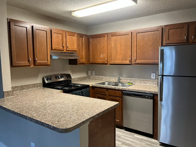 Building Photo - 653 Laurel Lake Ct