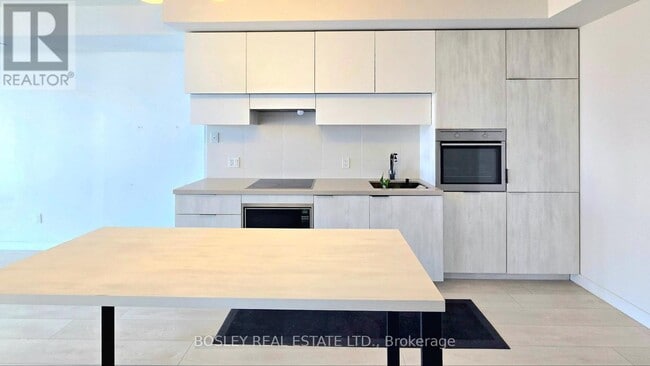 Building Photo - 8 Eglinton Ave E