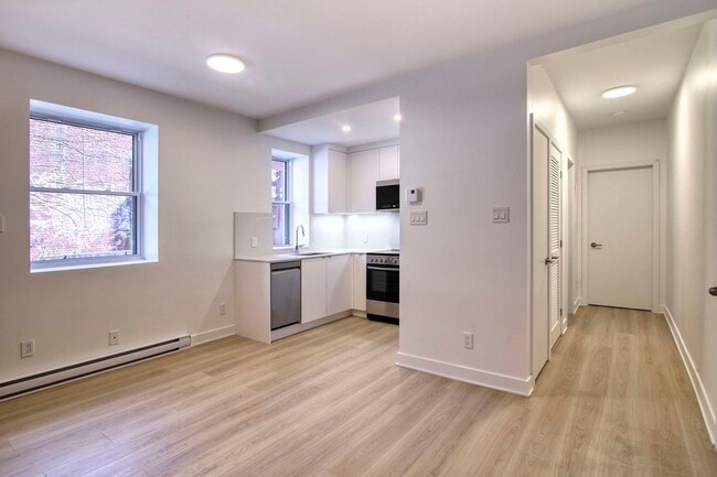 Building Photo - 3421 Rue Durocher