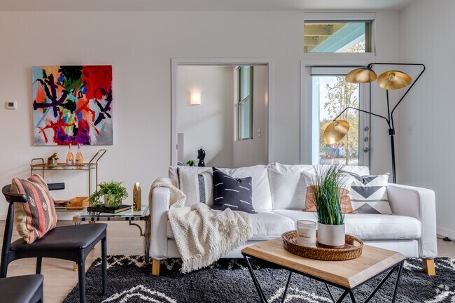 Living Room - Classen 16