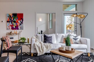 Living Room - Classen 16