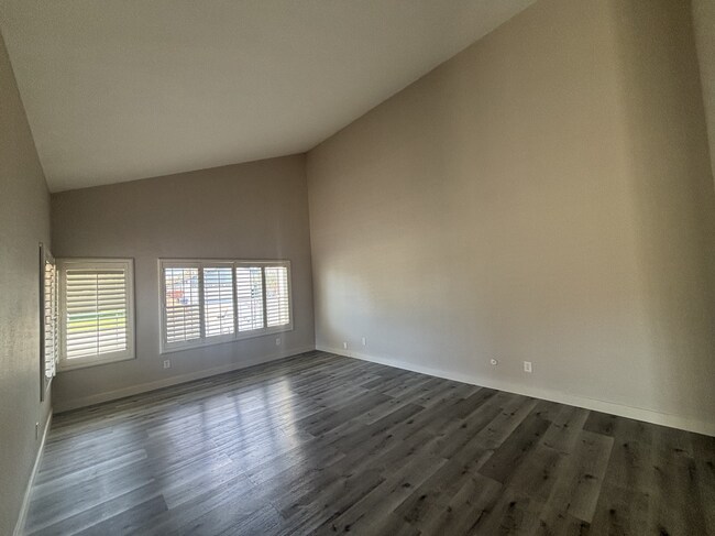 Foto del edificio - 1059 Buena Vista Way
