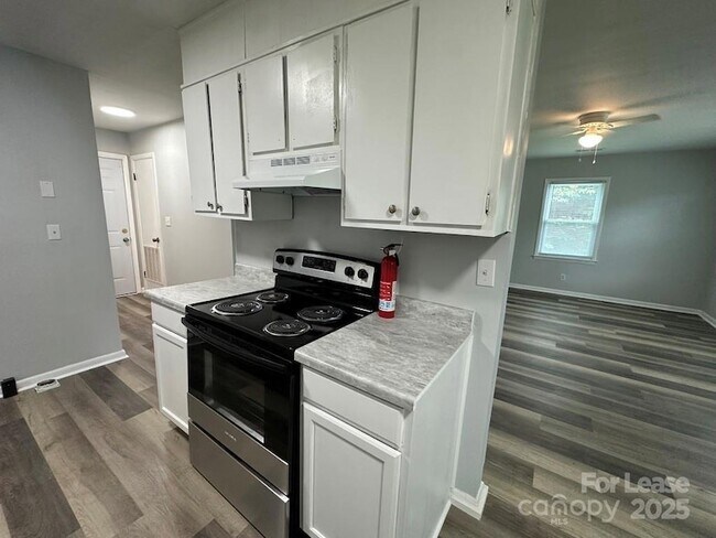 Foto del edificio - 48708 US-52