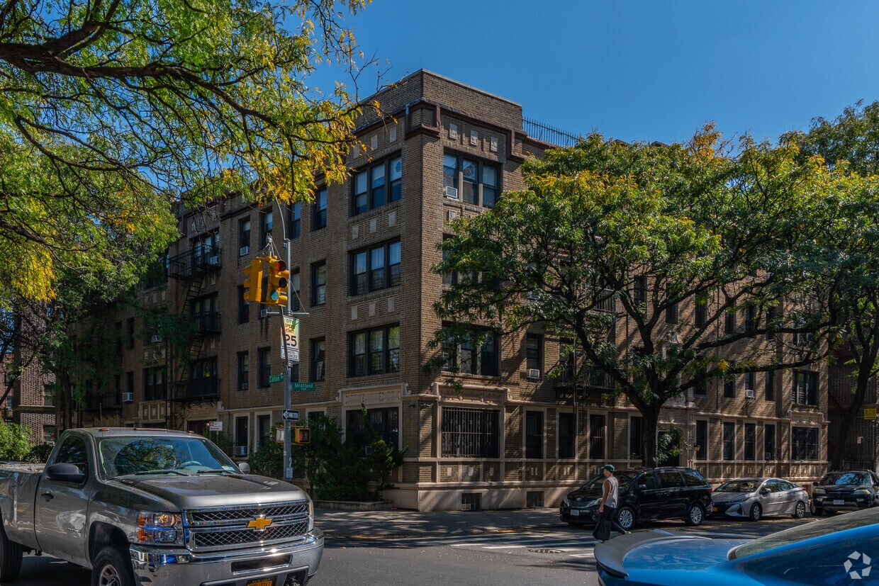 Primary Photo - 1110 Caton Ave