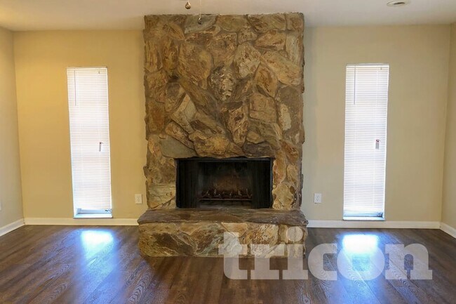 Building Photo - 1706 Stonehaven Way
