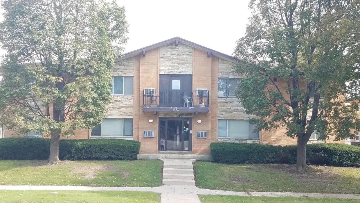 Primary Photo - 5674 N 99th St