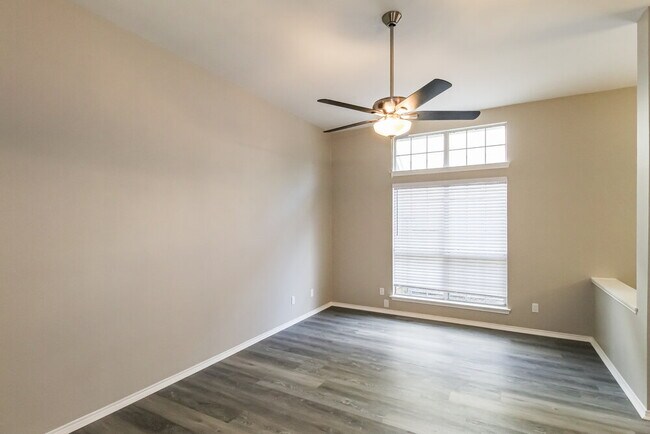 Foto del edificio - 1615 Barclay Dr