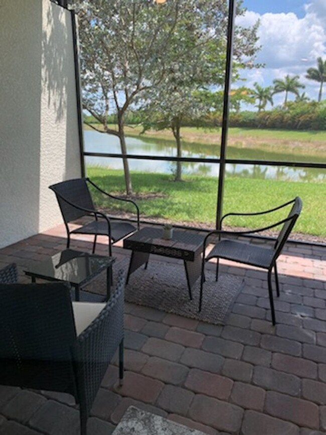 Building Photo - ** NAPLES RESERVE VILLA 2 BEDROOM PLUS A D...