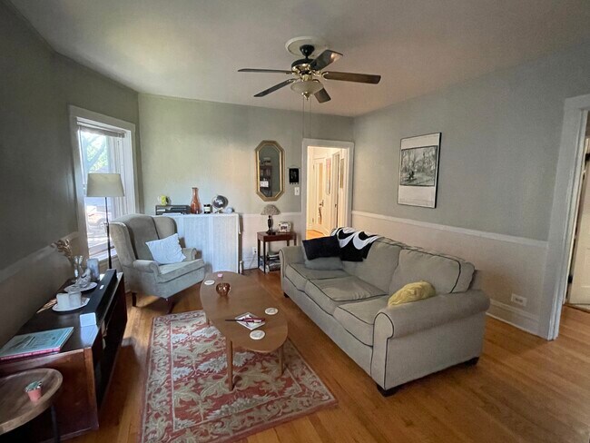 Foto del edificio - 6515 N Greenview Ave