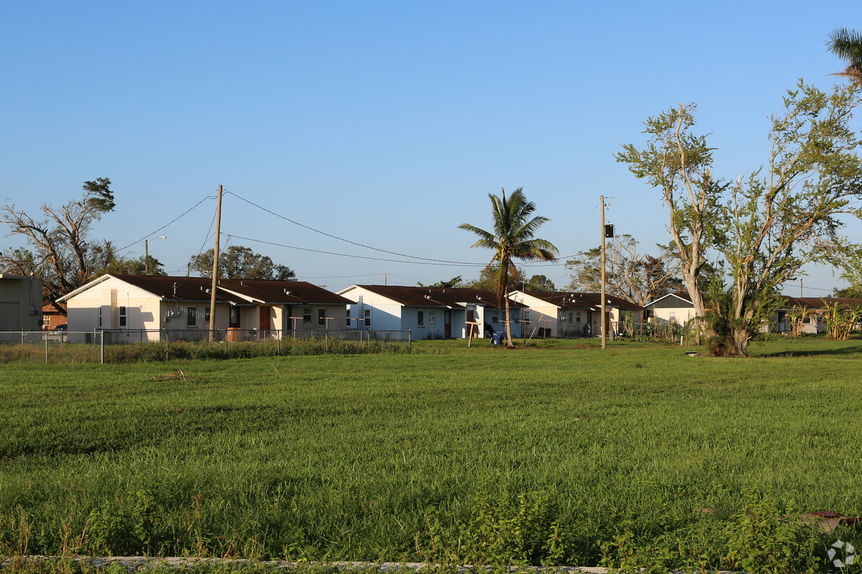 Building Photo - Okeechobee Center Housing