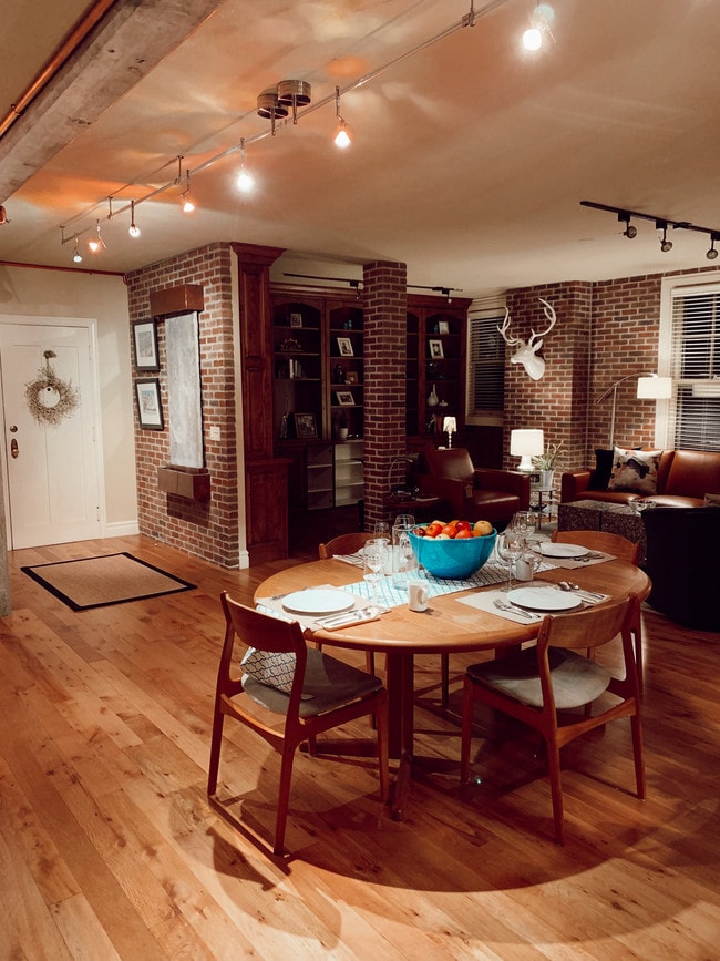 Dining Area - 29 S State St