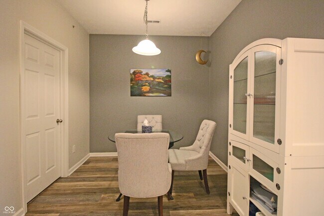 Building Photo - 6591 Reserve Dr