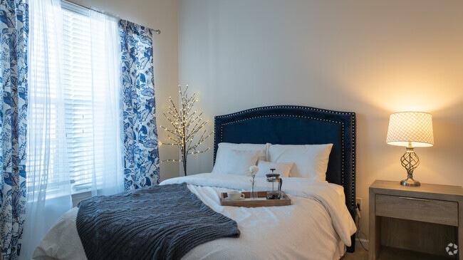 Hawthorn - 725SF - Bedroom - The Langston