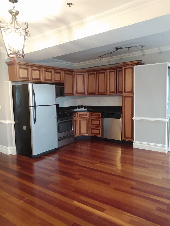 Building Photo - 205 Brunswick St