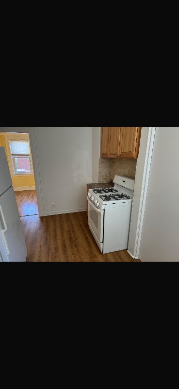 Building Photo - 334 Midland Ave