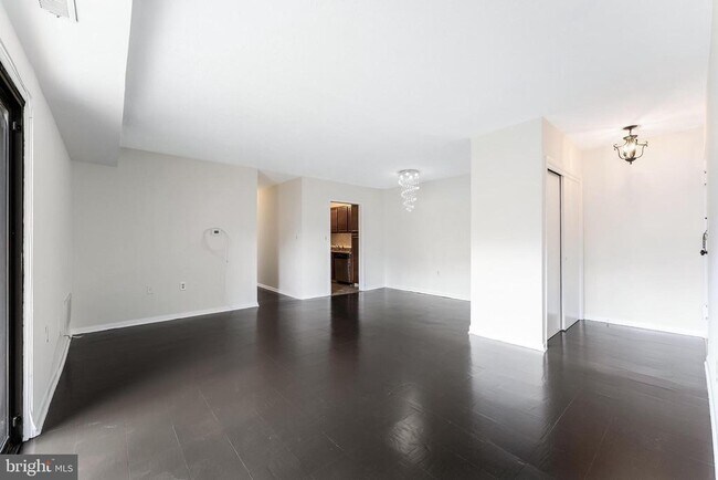 Foto del edificio - 10723 West Dr