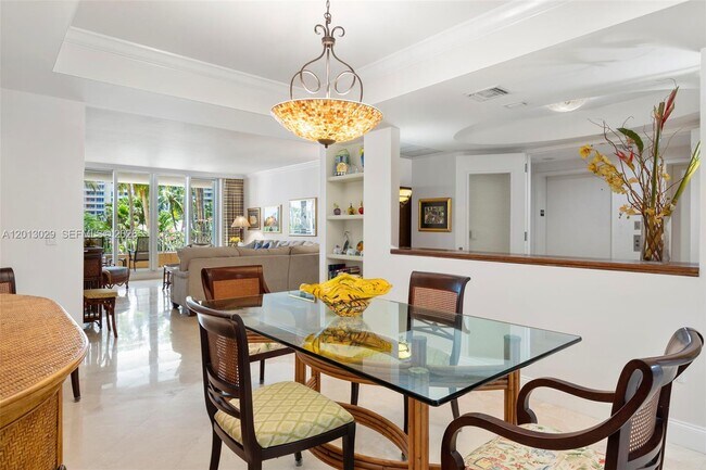 Foto del edificio - 791 Crandon Blvd